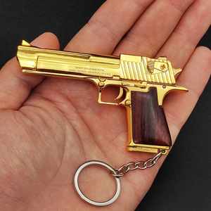 Portachiavi Realistico <span class=keywords><strong>Desert</strong></span> <span class=keywords><strong>Eagle</strong></span> 9cm 1:3 con Impugnatura in Legno, Portachiavi in Metallo Dorato, Modellino di Pistola, Mini Portachiavi a Forma di Pistola Giocattolo - Product Image 1