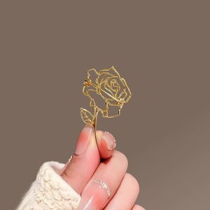 Broche de Flor de Rosa Simple y Elegante con Diseño Tallado para Fiesta, Boda, Insignias Bordadas, Accesorios de Ropa, Pin, Regalos - Product Image 5