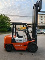 Chariot élévateur diesel HELI K30 de 3 tonnes, hauteur de levage de 4,5 m, pneus pleins, camion de chantier industriel