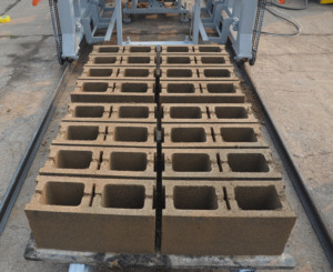 QT6-15 Châu Âu Hollow Khối Máy làm giá bán hàng để Ghana - Product Image 5