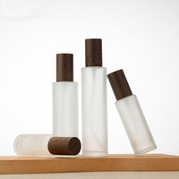 En stock, flacon pulvérisateur cosmétique en verre à épaulement plat, finition givrée, avec couvercle en bois, 30ml 50ml 60ml 100ml, pour sérum de soin de la peau