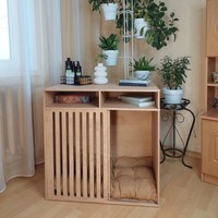 Mobilier d'appoint moderne en bois et verre pour animaux de compagnie, motif animalier, avec compartiments de rangement ouverts, porte à battants à lattes, pour chat et chien, et coussin moelleux