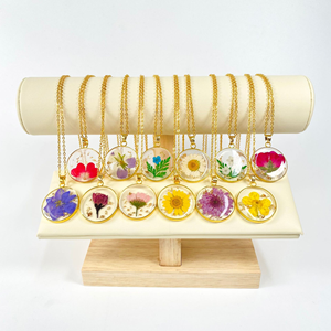 <span class=keywords><strong>Collana</strong></span> IVY con Ciondolo Fiore del Mese in Resina, Gioiello con Veri Fiori Secchi, <span class=keywords><strong>Collana</strong></span> con Fiore di Nascita in Acciaio Inossidabile Placcato <span class=keywords><strong>Oro</strong></span> da Donna - Product Image 1