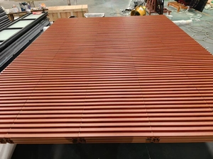 Op maat gemaakte moderne thermisch geïsoleerde aluminium garagedeursysteem met grillbediening en afstandsbediening voor villa's, gemaakt van aluminium. - Product Image 2