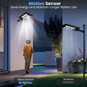 1200瓦户外IP67防水发光二极管泛光灯6000K日光3600毫米雷达感应贴片遥控防抱死制动系统太阳能路灯 - Product Image 3