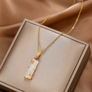 Collier en or 18 carats avec zircon de style coréen, pendentif trèfle à quatre feuilles, bijoux de mode pour femmes, vente en gros, ne ternit pas - Product Image 4