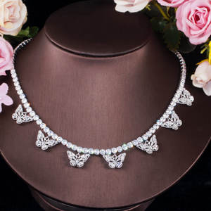 Shiny Iced Out Wit Goud Kleur Zirconia Crystal Leuke Vlinder Charme Ketting Kraag Voor Vrouwen Sieraden Accessoires - Product Image 1