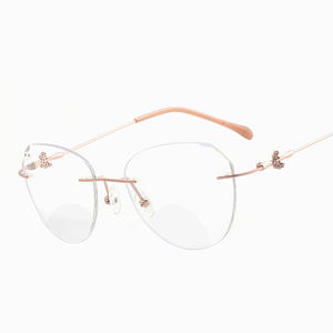 快適なアンチブルーライトグラスクリア老眼メガネ遠近両用老眼鏡 - Product Image 5