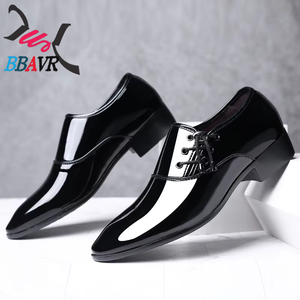 Nuevos Zapatos de Vestir Formales de Verano para Hombre, de PU Puntiagudos, Sin Cordones, Brillantes, Casuales, Transpirables, Duraderos, de Talla Grande, con Suela de Goma - Product Image 1