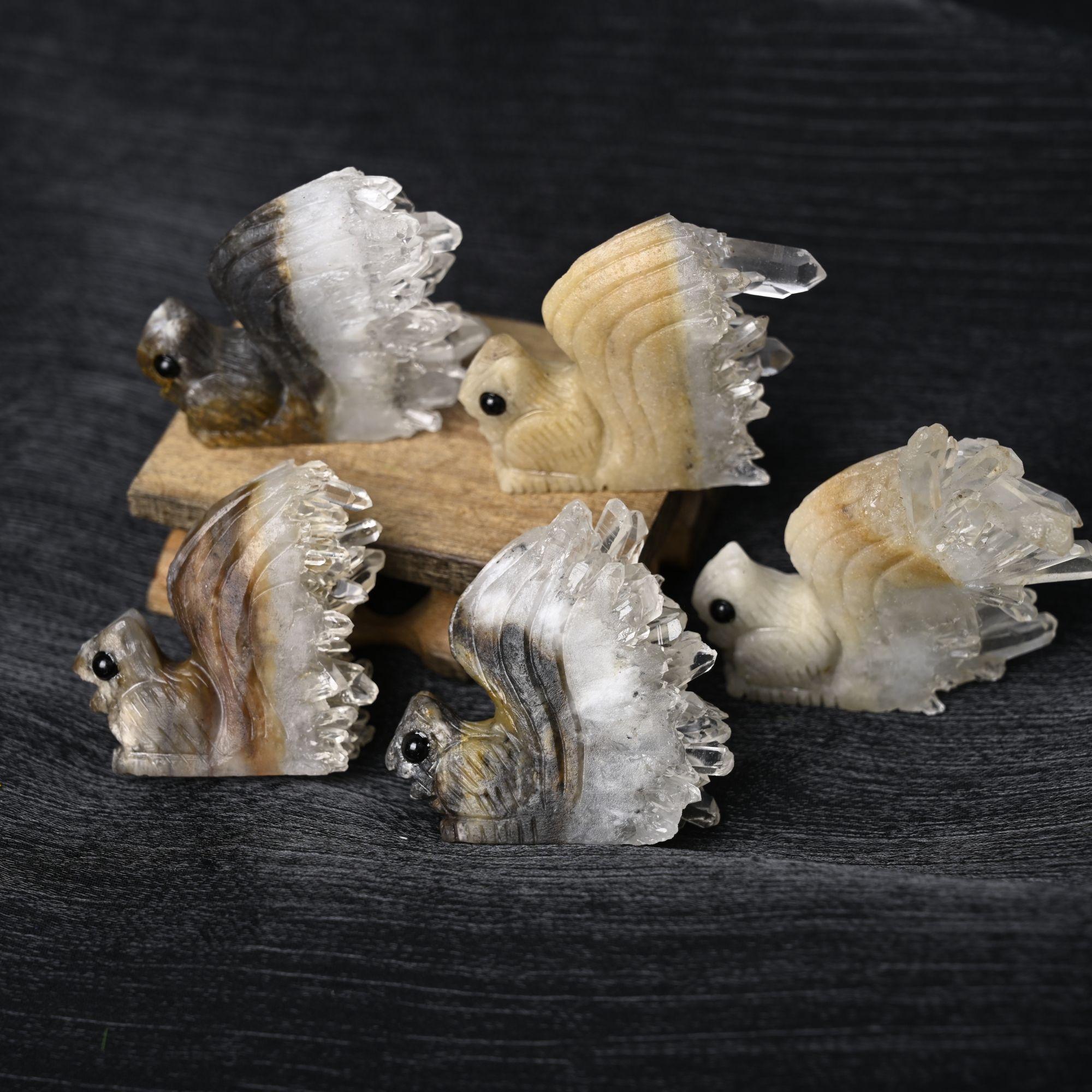 กระจุกคริสตัลสีขาว รูปทรงกระรอก