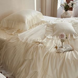 <span class=keywords><strong>ชุด</strong></span>เครื่องนอน<span class=keywords><strong>ผ้า</strong></span>ซาตินคุณภาพสูง 4 ชิ้น <span class=keywords><strong>ผ้า</strong></span>ห่มนวม ปลอกหมอน <span class=keywords><strong>ผ้า</strong></span>คลุมเตียง ทำจากผ้าฝ้ายเส้นใยยาว 100S พร้อมลูกไม้ - Product Image 6