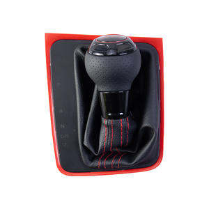 ฝาครอบหัวเกียร์อัตโนมัติของโฟล์คสวาเก้น ดีไซน์ตามหลักสรีรศาสตร์ ทำจากพลาสติกสีแดง สำหรับคันเกียร์ - Product Image 3