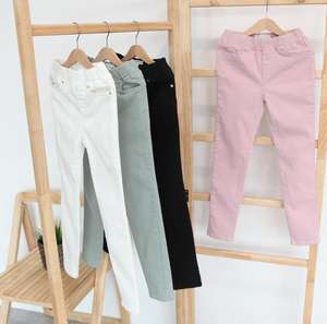 Pantalones de yoga ajustados con estampado floral y volantes Express - Product Image 1