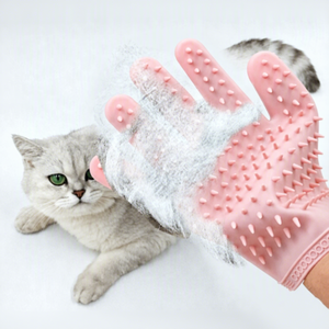Guante de Silicona Personalizado para el Cuidado de Mascotas con Cepillo de Cerdas para Baño, Masaje y Eliminación de Pelo Suelto para Perros y Gatos - Product Image 1