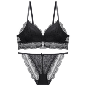 Conjunto de Lencería Sexy para Mujer, Sujetador Push-Up de Encaje Negro con Tanga, Transpirable, Copa 3/4, Tirantes Ajustables - Product Image 1