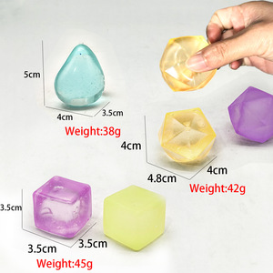 Pelota Antiestrés de Maltosa con Forma de Cubo de Diamante, Juguete Sensorial - Product Image 4