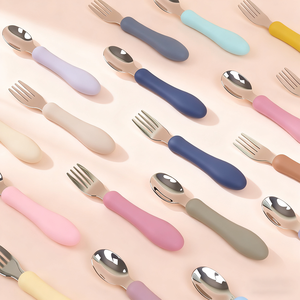 Juego de cubiertos de silicona de colores vibrantes de grado alimenticio al por mayor, juegos de comedero de cucharas y tenedores de acero inoxidable, utensilios de cocina para niños pequeños - Product Image 4