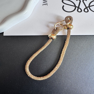 Chaîne de téléphone en corde rouge tressée à la main avec <span class=keywords><strong>perles</strong></span> entièrement serties de diamants, accessoires métalliques semi-finis pour couple DIY - Product Image 3