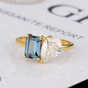 Miglior prezzo gioielli romantici fidanzamento taglio smeraldo laboratorio cresciuto alessandrite e pera taglio Moissanite anello da donna