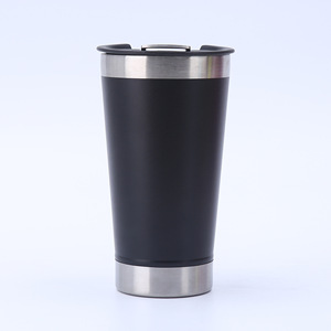 Vente en gros chope à bière moderne et portable à double couche en acier inoxydable de 20oz avec paille intégrée ouvre-bouteille voiture bureau fête - Product Image 6