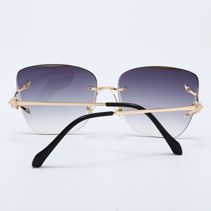 Gafas de sol de mariposa sin montura para mujer, Superhot, <span class=keywords><strong>moda</strong></span> 27937, corte de Diamante, de gran tamaño, 2020 - Product Image 4