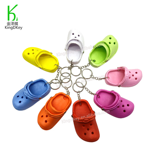 <span class=keywords><strong>2022</strong></span> EVA personnalisé été porte-clés coloré <span class=keywords><strong>CROC</strong></span> porte-clés créatif Mini 3D plage chaussures noir <span class=keywords><strong>CROC</strong></span> porte-clés - Product Image 2