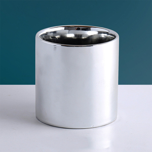 <span class=keywords><strong>Pot</strong></span> <span class=keywords><strong>de</strong></span> <span class=keywords><strong>fleurs</strong></span> en céramique émaillée plaqué or en gros pour usage domestique, style <span class=keywords><strong>moderne</strong></span> et luxueux, durable - Product Image 3