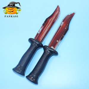 Couteau en plastique Bloody Blade, accessoire d'Halloween, effet sang réaliste, utilisation en intérieur - Product Image 5