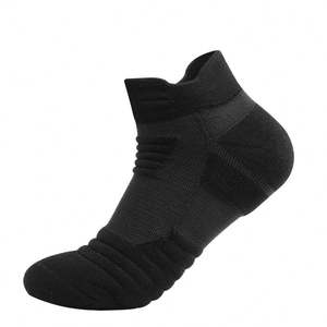 Chaussettes de basket-ball de sport en maille respirante de haute qualité évacuant l'humidité durable pour la course à pied et le cyclisme - Product Image 3