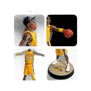 Frozen Basketball Black Mamba dribbling Yellow vestiti n. 24 Action Figure Orienttoy plastica 1:1 scala decorazione - Product Image 5