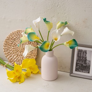 CallaFloral Mini Lirios Calla con Estambres Amarillos, Flores Artificiales para Decoración de Interiores, Manualidades para Bodas, Rama Individual MW08083 - Product Image 1