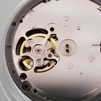 Montre analogique squelettée à trois aiguilles NH38A pour mouvement à quartz avec boîtier métallique, bracelet en acrylique et fermoir caché