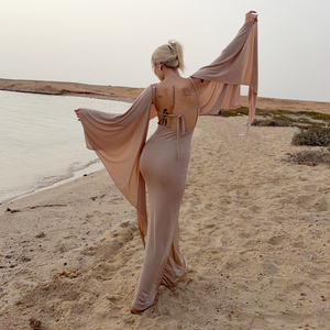 Vestido maxi estilo desierto, holgado, con espalda descubierta, mangas murciélago y lazo, elegante y relajado, de color liso, ideal para vacaciones. - Product Image 2