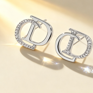 ต่างหูมุกหรูหราประดับอักษรย่อสำหรับผู้หญิง ชุบทอง ดีไซน์รูปหัวใจสุดคลาสสิก แฟชั่นต่างหูแบบติดหูประดับอักษรย่อส่วนตัว - Product Image 4