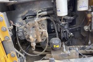 Excavatrice d'occasion Volvo EC160 de 16 tonnes, très demandée, avec moteur Isuzu, boîte de vitesses, pompe et hydraulique Hitachi, à vendre - Product Image 6