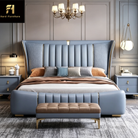Ensemble de lit de chambre à coucher en bois de luxe italien de grande taille, de haute qualité, très vendu, personnalisable avec tables de chevet