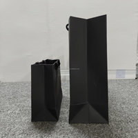 Sacs en papier kraft écologiques recyclables personnalisés de luxe, boîtes cadeaux avec gaufrage pour l'emballage de parfums, de produits de soin de la peau, de bougies artisanales