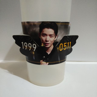 Gobelet à café plat personnalisé en papier kraft écologique à paroi simple avec manchon pour événements K-pop