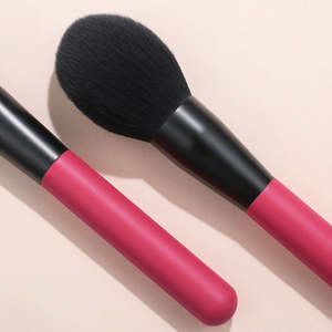 Ensemble de pinceaux de maquillage en poudre pour <span class=keywords><strong>fard</strong></span> <span class=keywords><strong>à</strong></span> paupières en cheveux synthétiques doux avec manche en bois personnalisé outils cosmétiques de luxe - Product Image 5