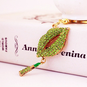 Porte-clés brillant à lèvres <span class=keywords><strong>sexy</strong></span> Porte-clés en cristal avec strass Porte-clés bling-bling pour femme Porte-clés à breloque Cadeau girly Porte-clés rouge à lèvres en diamant - Product Image 6