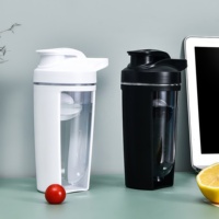 Nouvelle conception de bouteille de shaker à protéines personnalisée avec logo, pour la salle de sport, sans BPA, bouteille de mélange de poudre de protéines, bouteille d'eau en plastique
