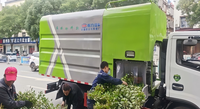 Camion broyeur mobile à mâchoires avec capacité de 50-100 TPH, trémie de 10,5 m, vitesse maximale de 110 km/h, 4x2, diesel manuel