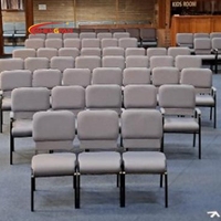 Chaise d'église de bonne qualité à bas prix, prix bas, nouveau design rembourré, siège d'église gris cinza, chaises de prière