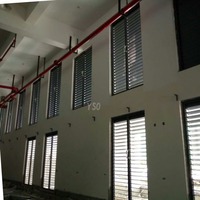 Panneaux de persiennes horizontales en aluminium métallique, stores solaires automatiques intelligents avec ventilation pour fenêtres extérieures