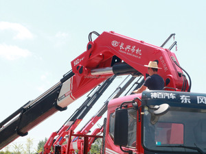 <span class=keywords><strong>Camion</strong></span> tracteur Shacman 6X4 Shenbai <span class=keywords><strong>35</strong></span> tonnes avec grue articulée hydraulique pliable à flèche articulée, télécommande, pompe Huade, modèle court - Product Image 3