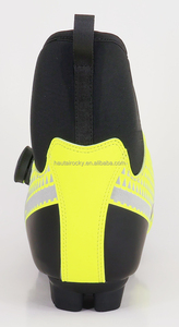 Chaussures de cyclisme VTT à semelle en caoutchouc durable, à coupe haute, avec boucle réglable, logo personnalisé OEM, faible MOQ, pour entraînement sportif - Product Image 5