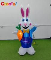 Décor gonflable de lapin de Pâques avec des carottes pour le printemps, la pelouse extérieure et le jardin