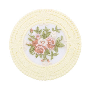 Dessous de verre en tissu tissé à fleurs au crochet bon marché au design personnalisé Dessous de verre absorbant en <span class=keywords><strong>feutre</strong></span> de lin Dessous de verre pour boisson et thé - Product Image 2