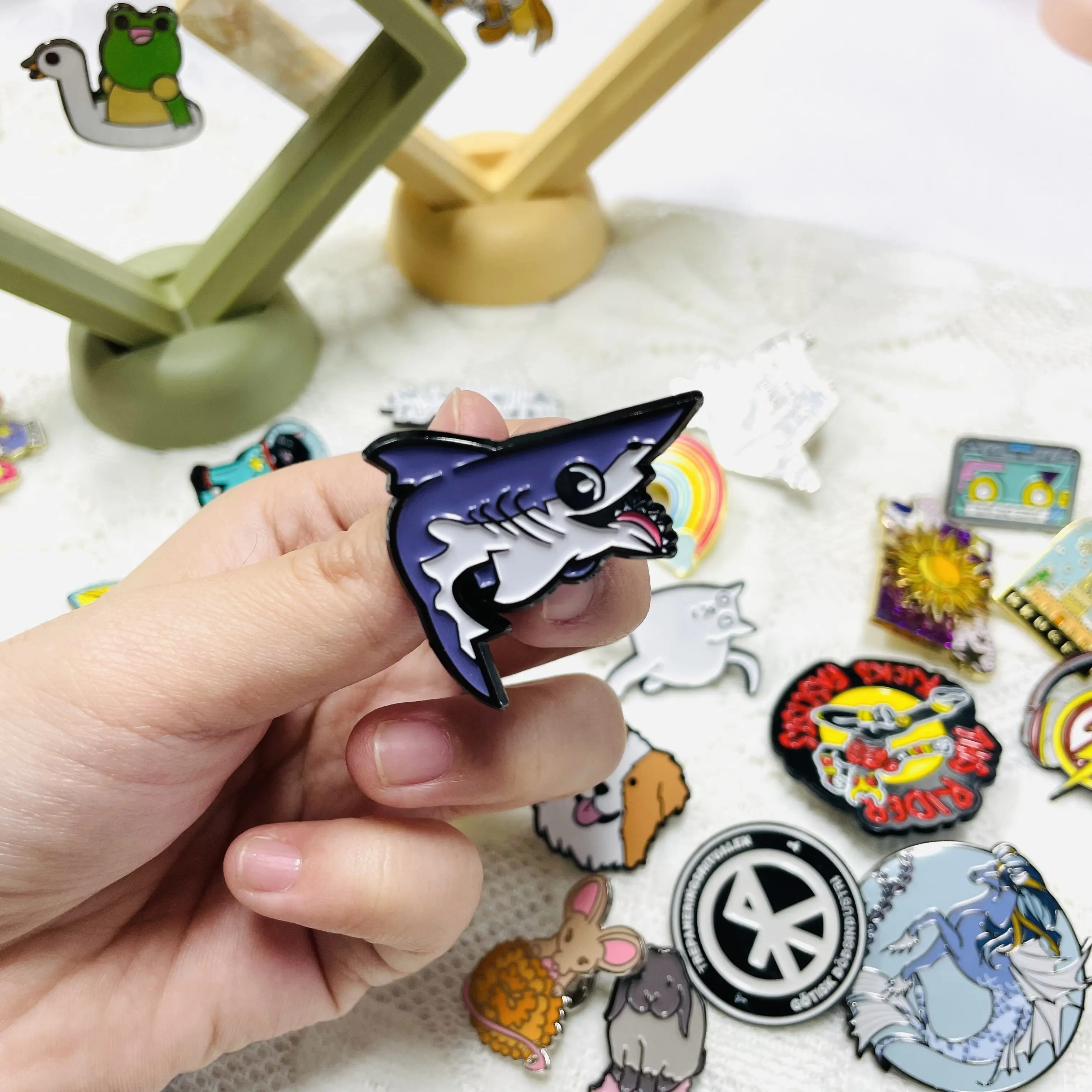 Personalized Custom Design Brooches Pins Anime Style Zinc Alloy Custom Hard Enamel Pins Soft Enamel Pins