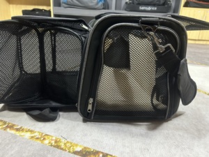 OEM High-quality Black Pet Sling Bag and Pet Carrier Bag, Extendable for Good Pet Ventilation. - Product Image 5